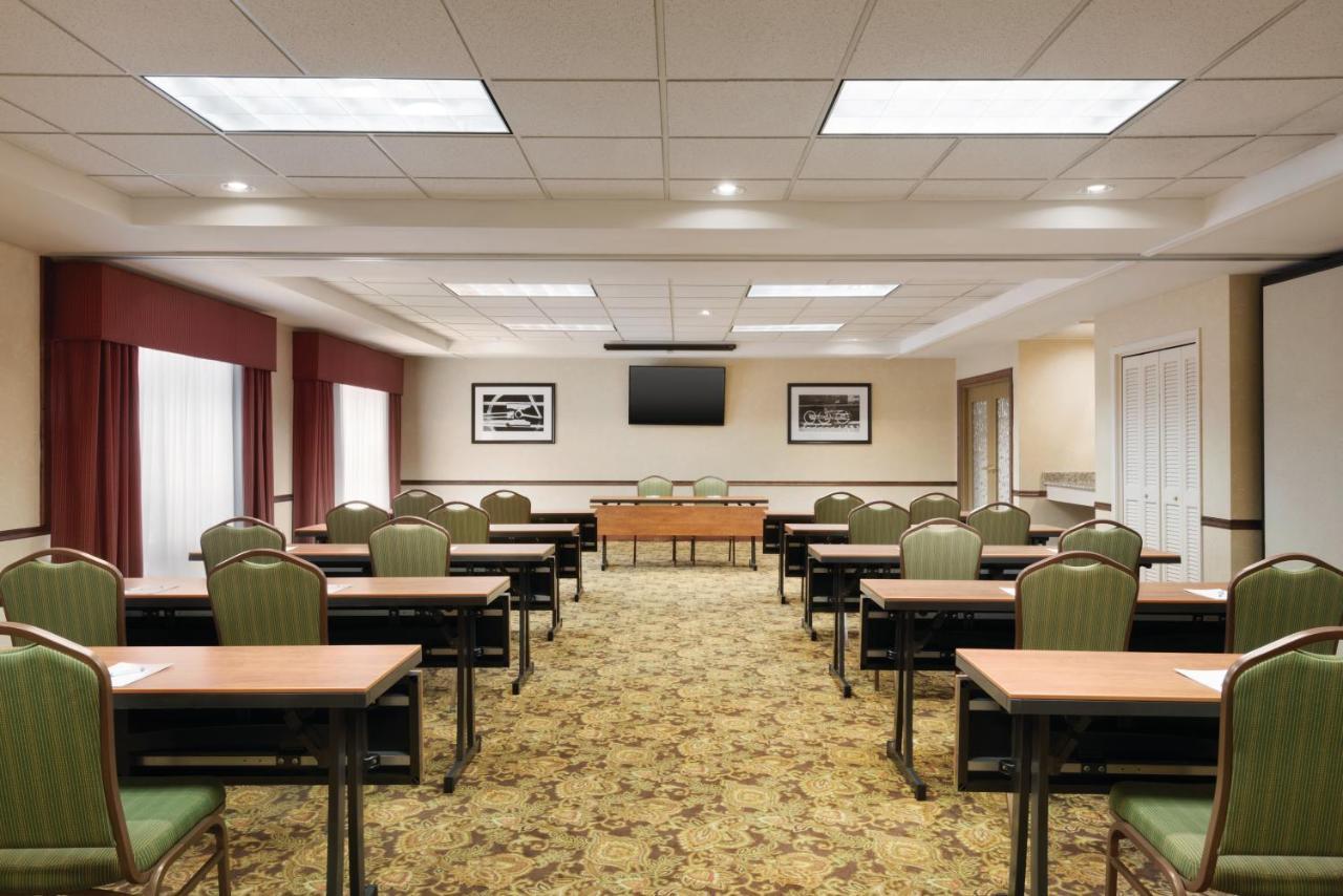 Country Inn & Suites By Radisson, Des Moines West, Ia Clive Eksteriør bilde